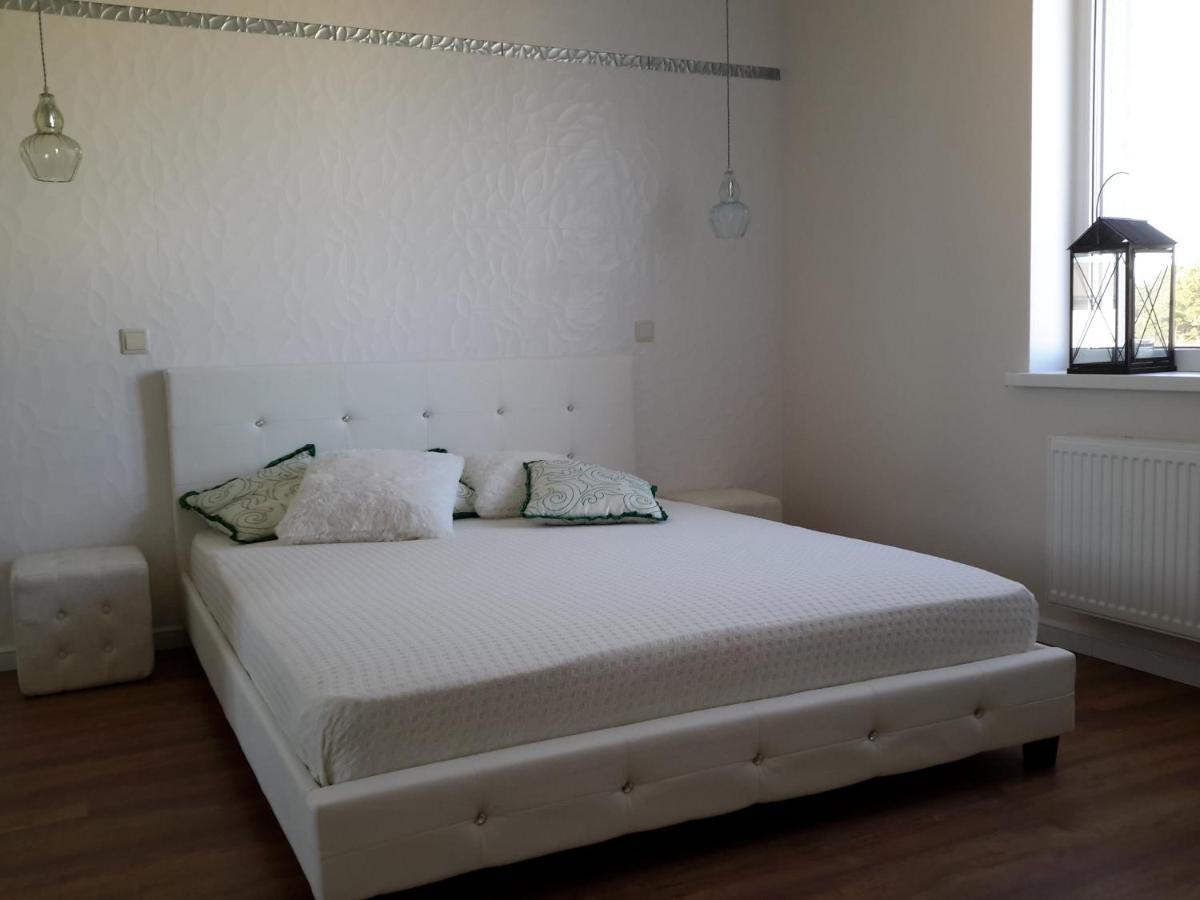 Villa Florance Apartments With Terraces & Parking Βέντσπιλς Εξωτερικό φωτογραφία