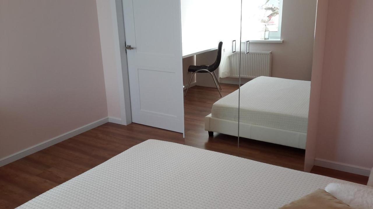 Villa Florance Apartments With Terraces & Parking Βέντσπιλς Εξωτερικό φωτογραφία